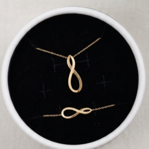 Ensemble chaine- bracelet couleur dorée en acier inoxydable
